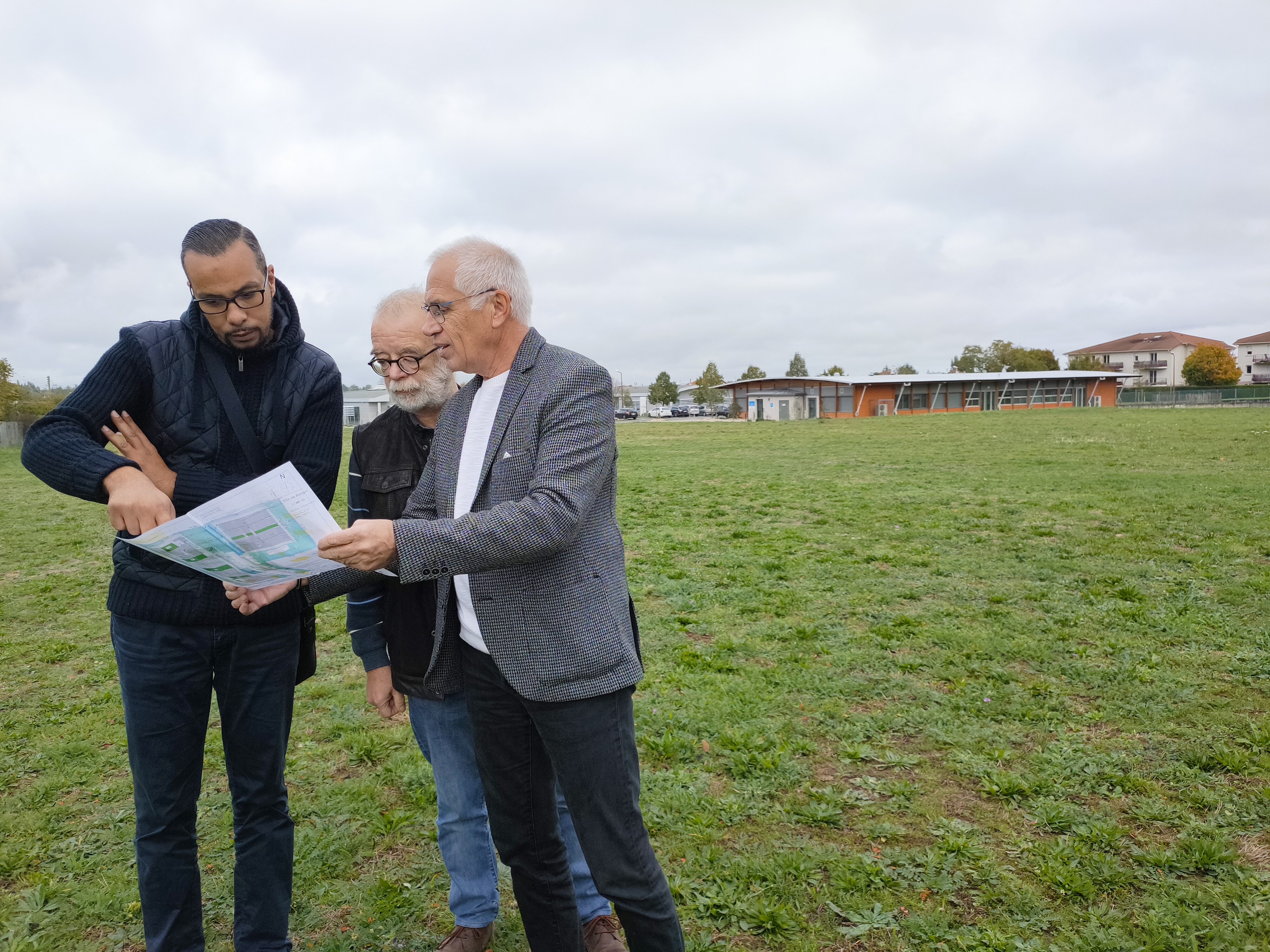 point presse age et vie