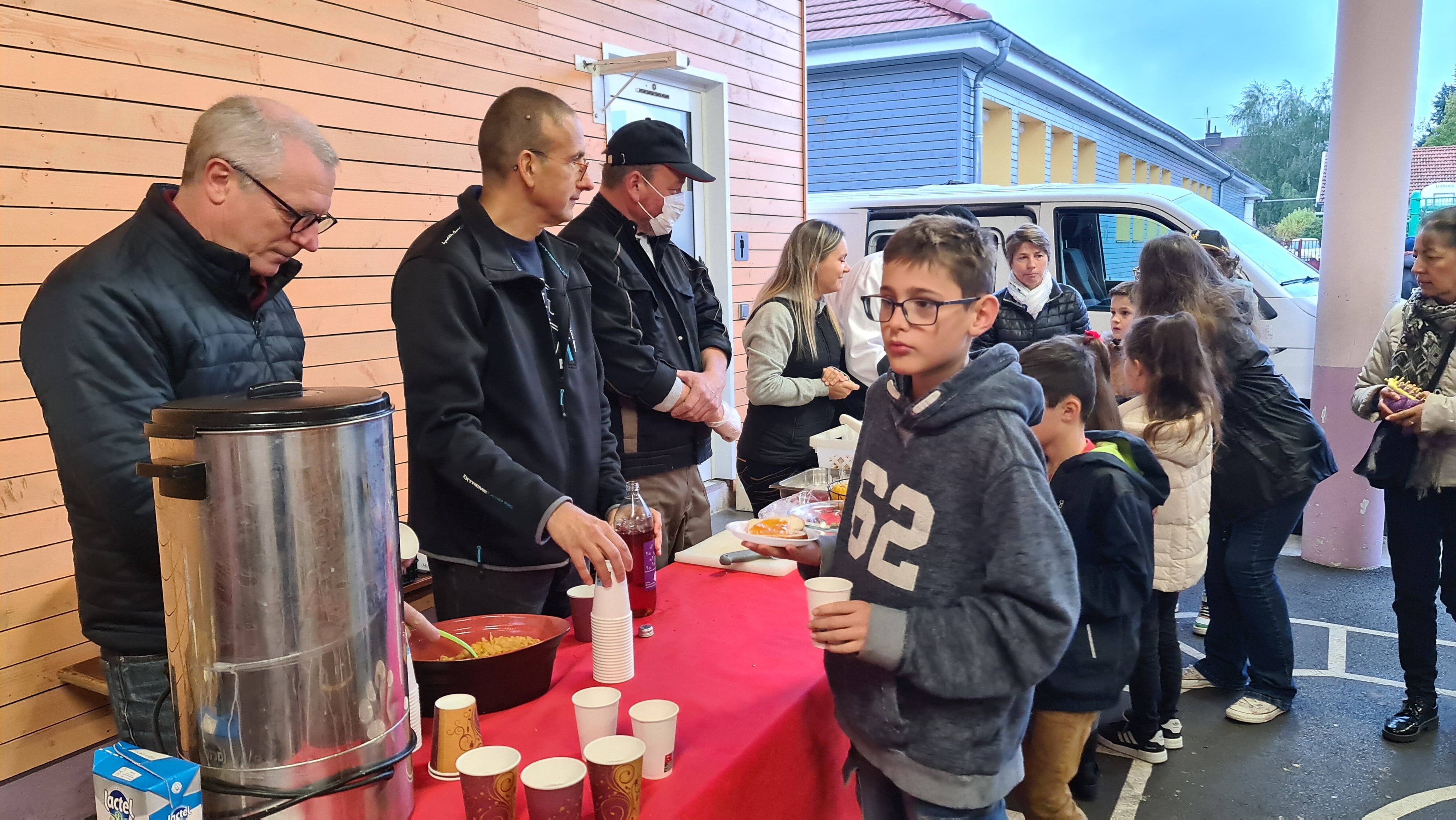 Petit déjeuner bio Ecole du Pontet 13 Camille Thomas Ville de Riorges Septembre 2022