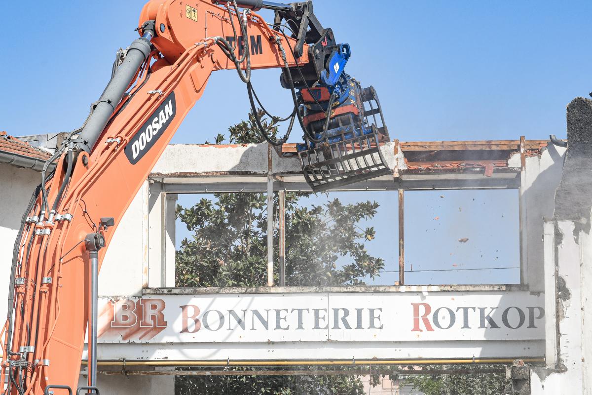 Demolition-passerelle---Anthony-Sion---Ville-de-Riorges---Septembre-2020-10