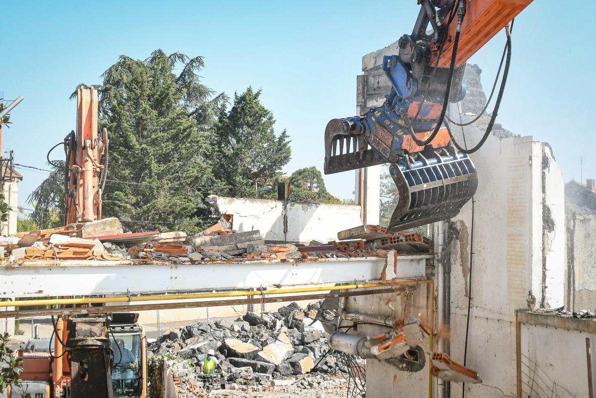Demolition-passerelle---Anthony-Sion---Ville-de-Riorges---Septembre-2020-20