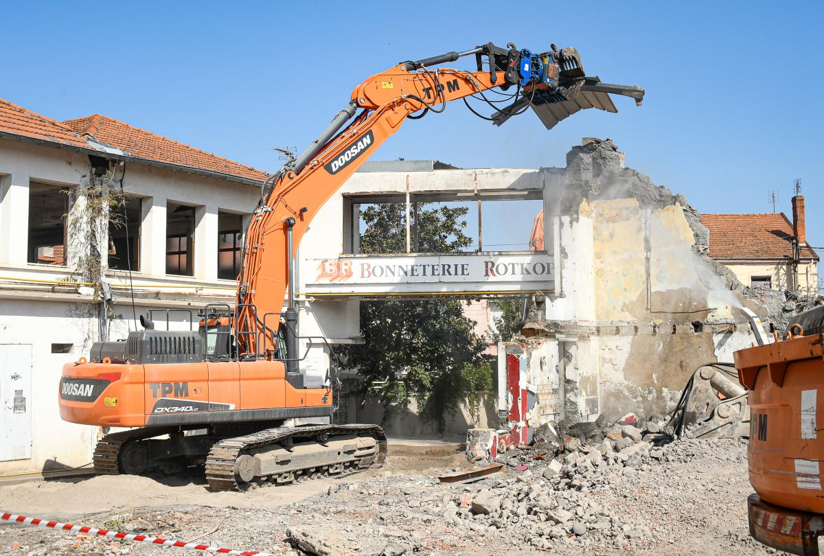 Demolition-passerelle---Anthony-Sion---Ville-de-Riorges---Septembre-2020-7
