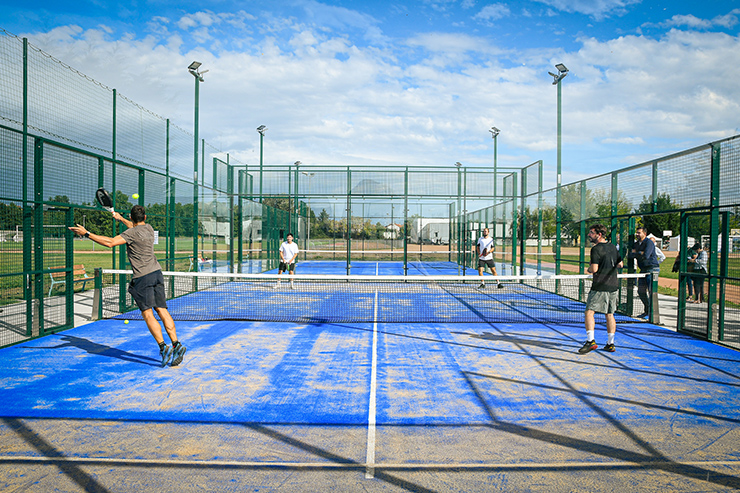 Reprise des travaux sur les terrains de padel du complexe sportif Galliéni